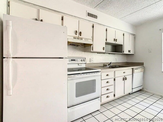 Building Photo - 714 Michigan Ct