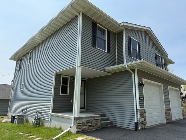 Building Photo - 4932 Norwood St