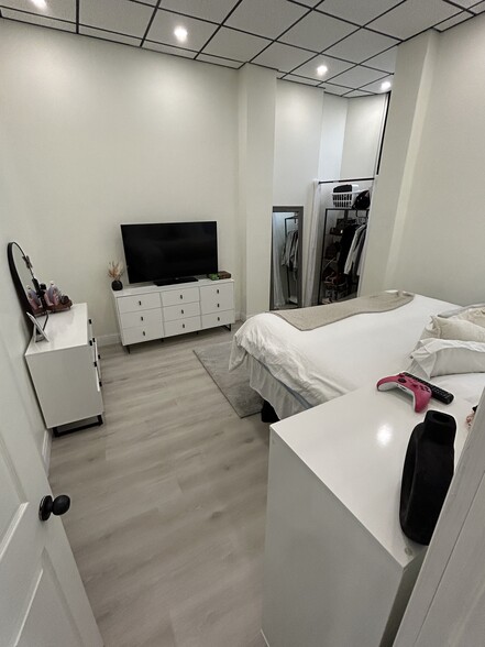 Building Photo - 67 Sand Creek Rd