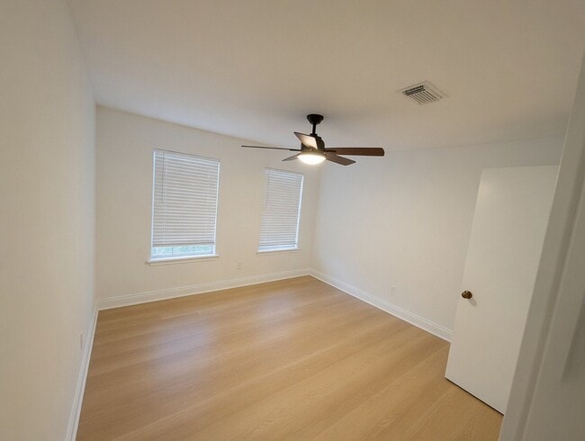 Building Photo - 5910 Bent Tree Ct