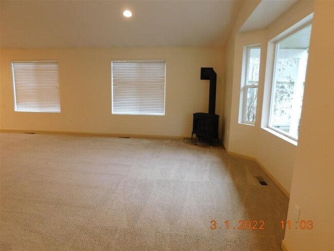 Building Photo - Single Family Home located in a quiet, pea...