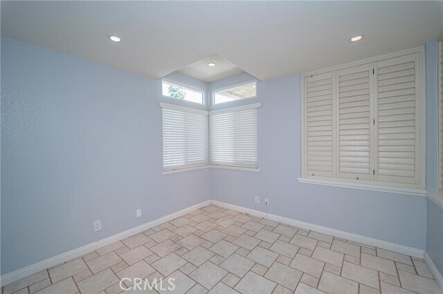 Building Photo - 11123 Woodview Dr