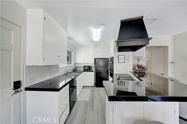 Building Photo - 216 Collins Ave