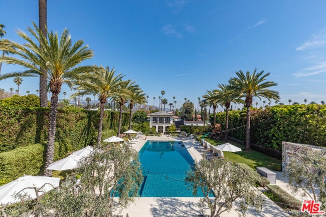 Building Photo - 618 N Beverly Dr