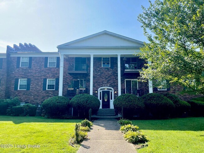 Primary Photo - 2214 Sherwood Ave
