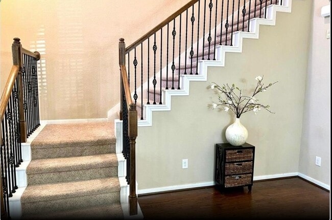 Building Photo - 22 Bettina Ln