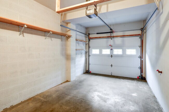 Building Photo - 258 Cool Creek Way