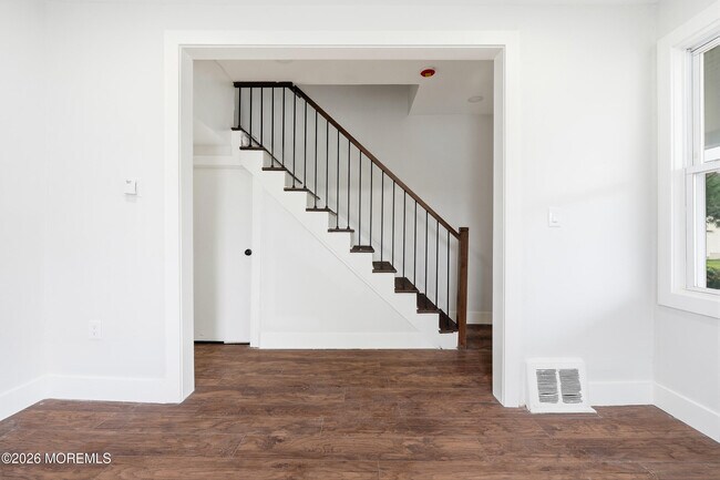 Building Photo - 236 Seaview Ave