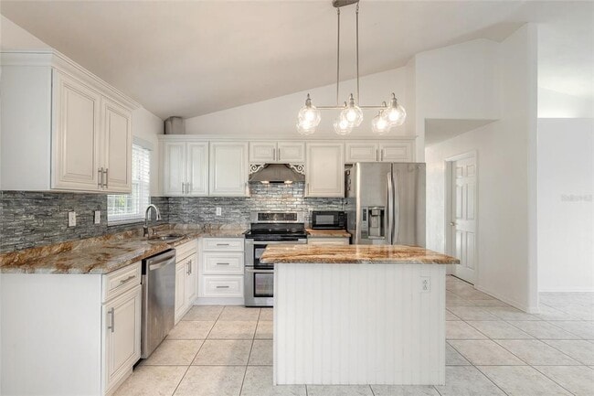 Building Photo - 1694 Town Park Dr