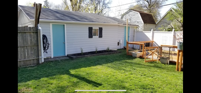 Building Photo - 1051 Curdes Ave