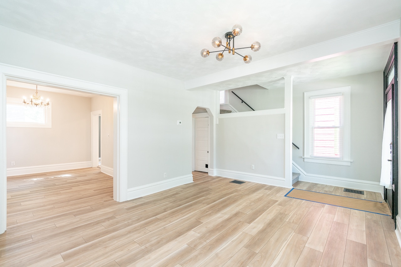 Living Room - 2435 Summit St