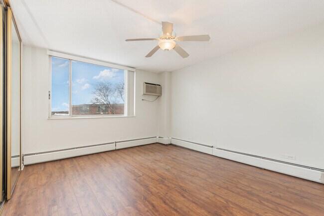 Building Photo - 2201 S Highland Ave