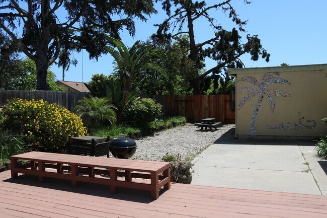 Building Photo - Beautiful 4-bedroom 2 bath Carpinteria hom...