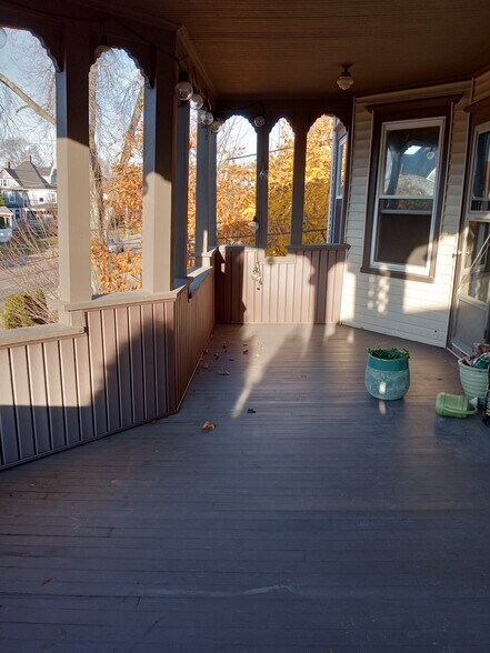 Front porch - 550 S Main St
