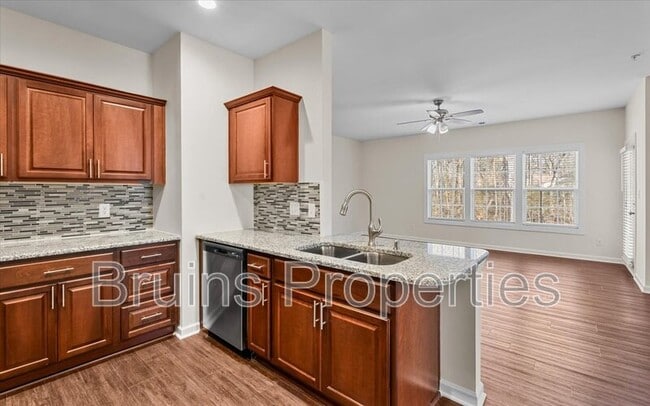 Building Photo - 2606 Pennoak Way