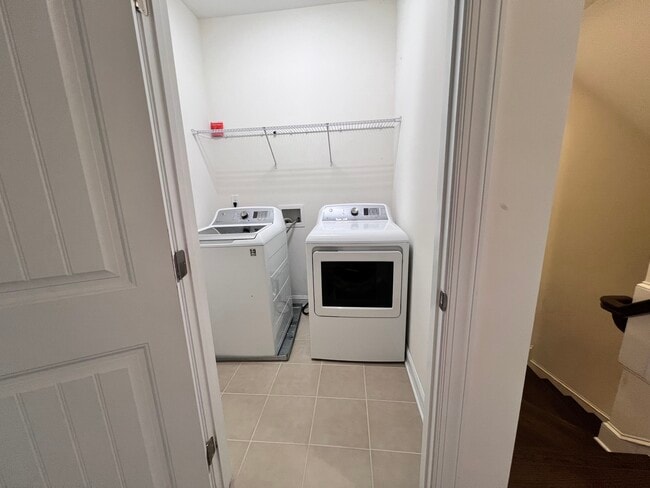 Building Photo - 1214 Alston Forest Dr