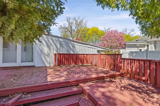 Building Photo - 130 Brooklawn Dr