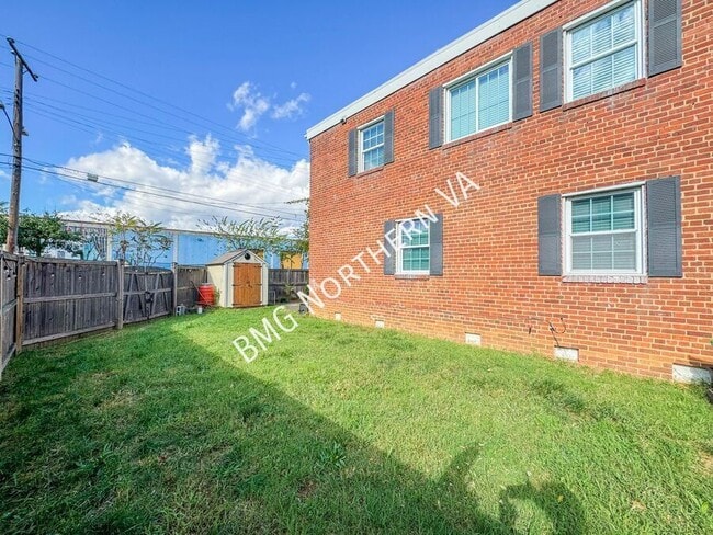 Building Photo - 3800 Edison St