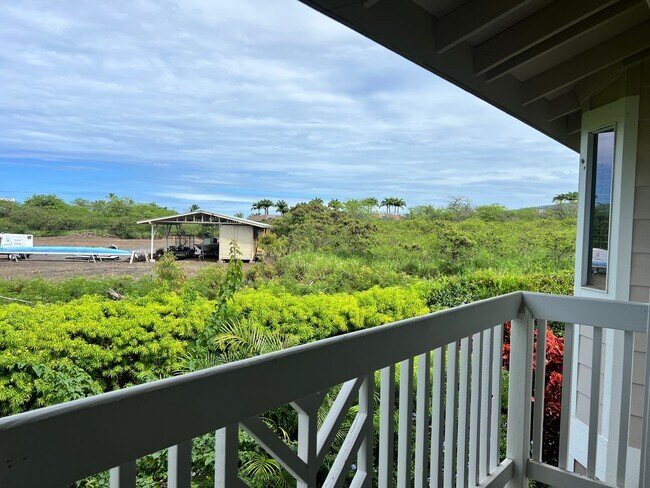 Building Photo - 2 Bedroom 2 bath unfurnished top floor condo