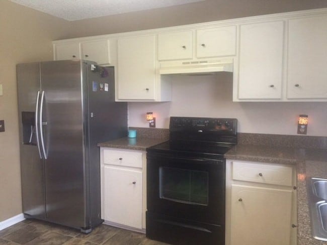 Building Photo - 928 Poppleton Dr