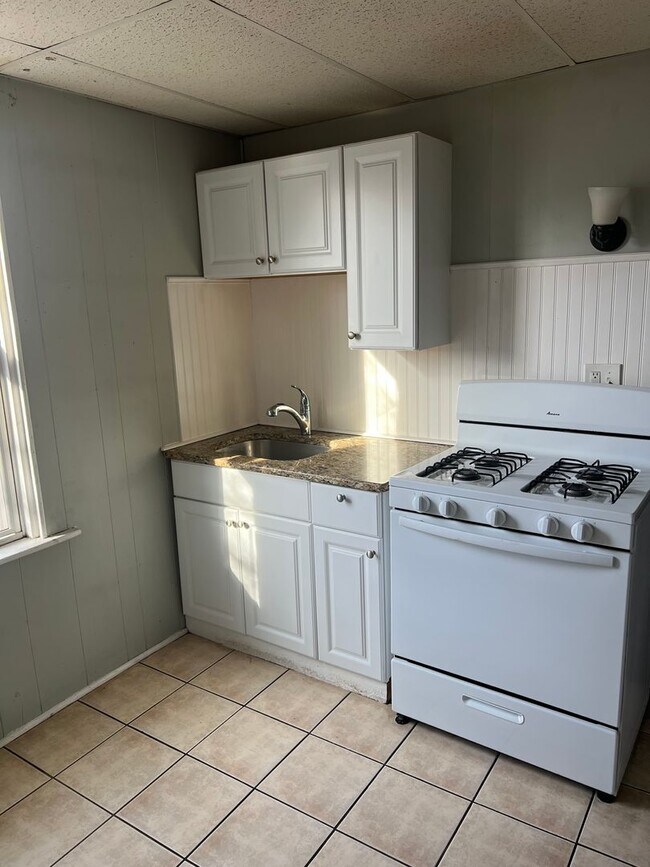 Building Photo - 218 E Liberty St