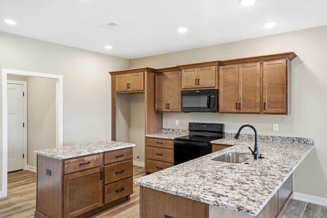 Building Photo - 1048 Stonehaven Dr