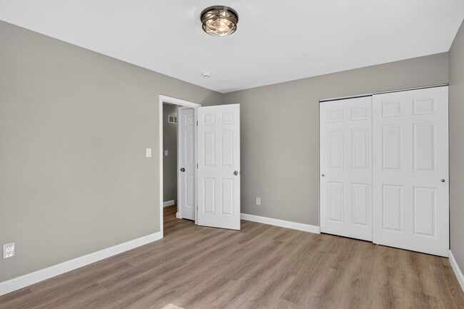 Building Photo - 2209 Campus Dr
