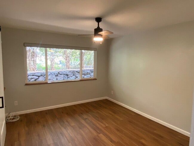 Building Photo - Remodeled Residence with In-Town Location