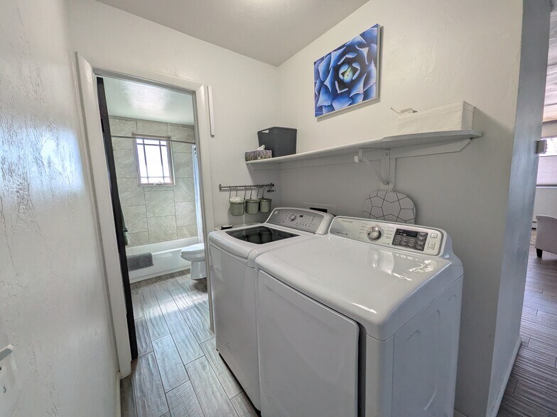 Building Photo - 240 N 17th St