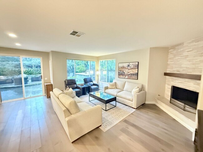 Building Photo - Spacious 4-Bedroom Home with Solar and Luxury Amenities in Northpark!