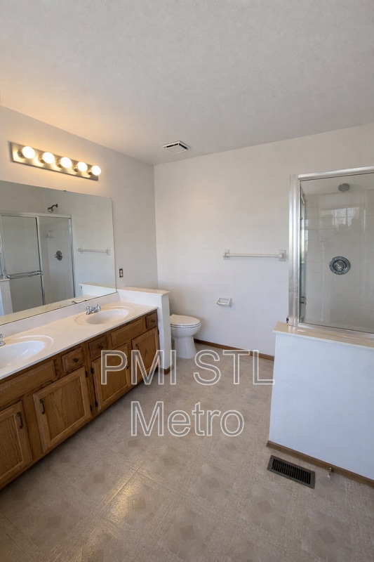 Building Photo - 3865 Kentucky Derby Dr