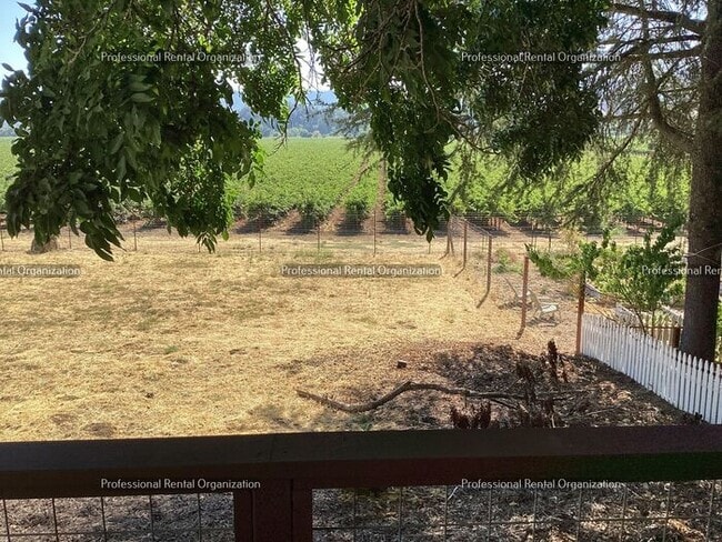 Building Photo - Wine County Cottage Delight