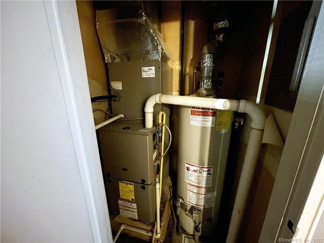 Building Photo - 10 Georgetown Dr