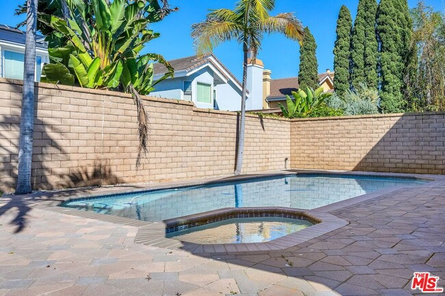 Building Photo - 7513 W 83rd St