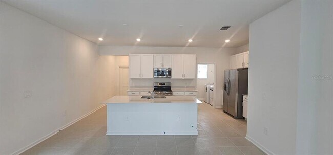 Building Photo - 2557 Rider Rain Ln
