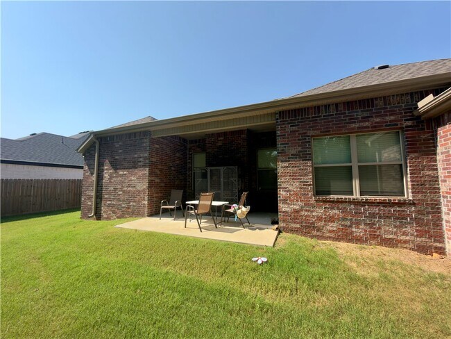 Building Photo - 3009 E Coolridge St