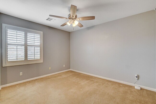 Building Photo - 4 Bedroom in North Las Vegas Near Aliante