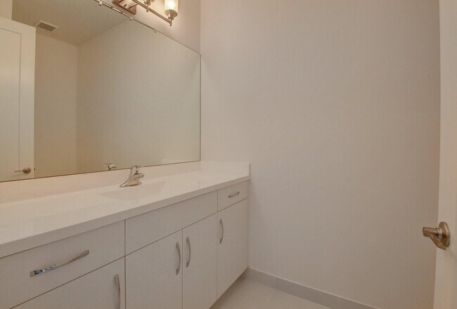 Building Photo - 9632 Highland Pointe Pass