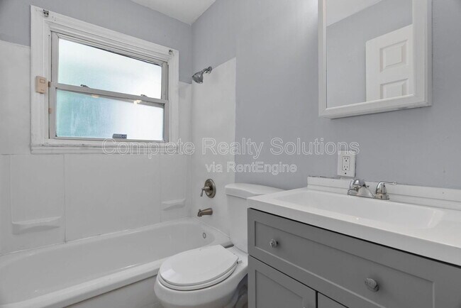 Building Photo - 416 Lanark Rd