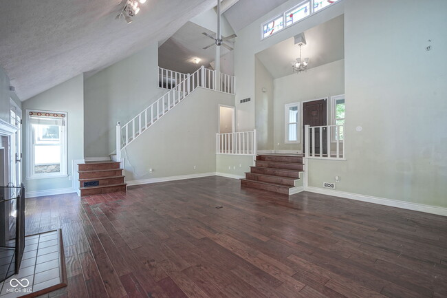 Building Photo - 858 Cedar Wood