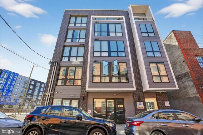 Building Photo - 304 Master St