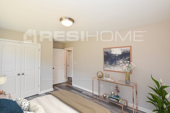Building Photo - 245 Hope Ridge Dr