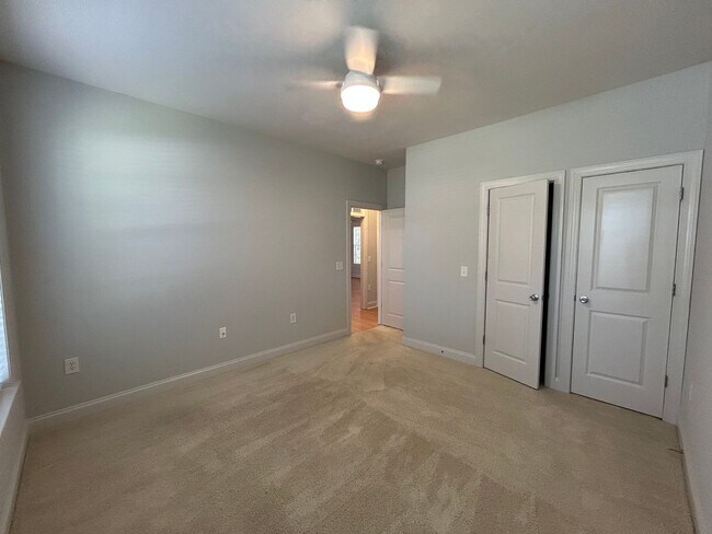 Building Photo - Oak Ridge at Plantation Landing | 4 Bedrooms, 3 Baths