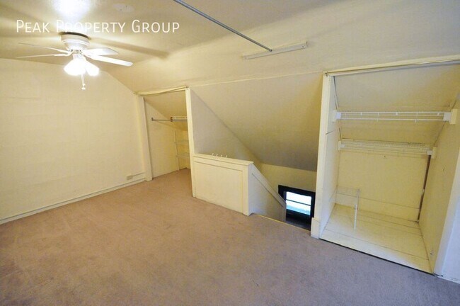 Building Photo - 2074-2078-2078 Summit St