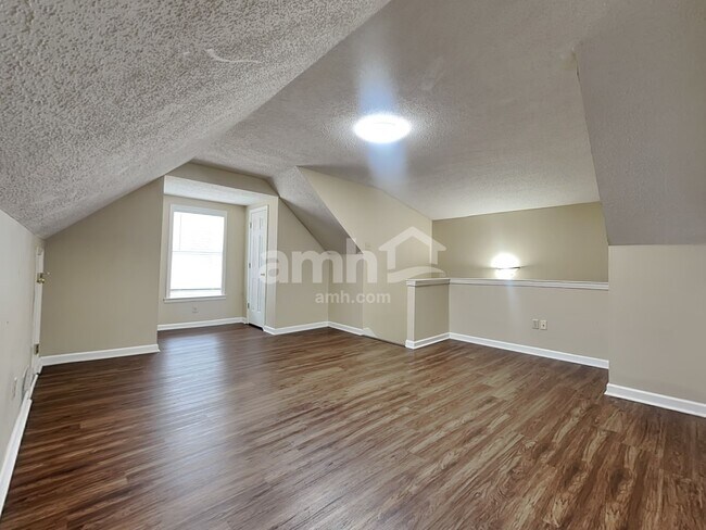 Building Photo - 6556 Brickmont Rd