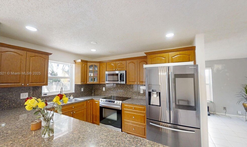 Building Photo - 8422 SW 44th Pl