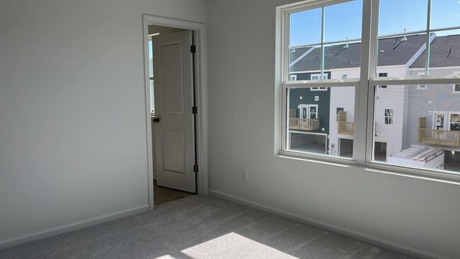 Building Photo - 836 Basswood Gln Trl