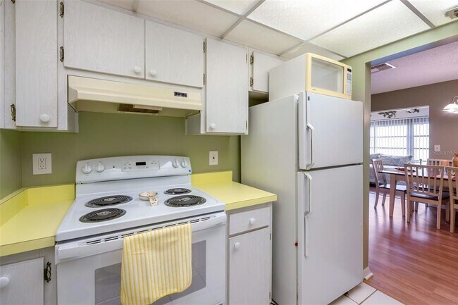 Building Photo - 1814 Fox Hunt Dr