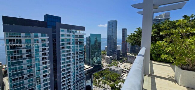 Building Photo - 1100S S Miami Ave