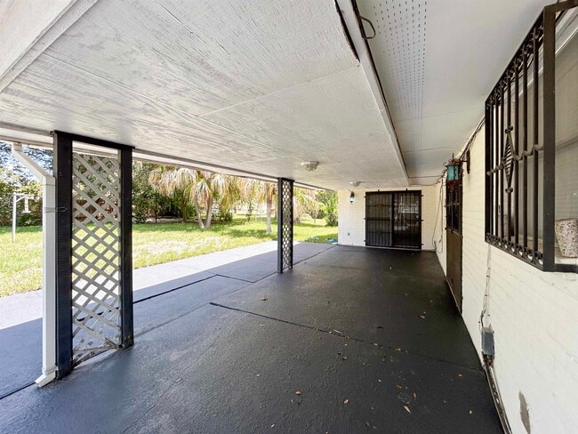 Building Photo - 412 Longshadow Rd